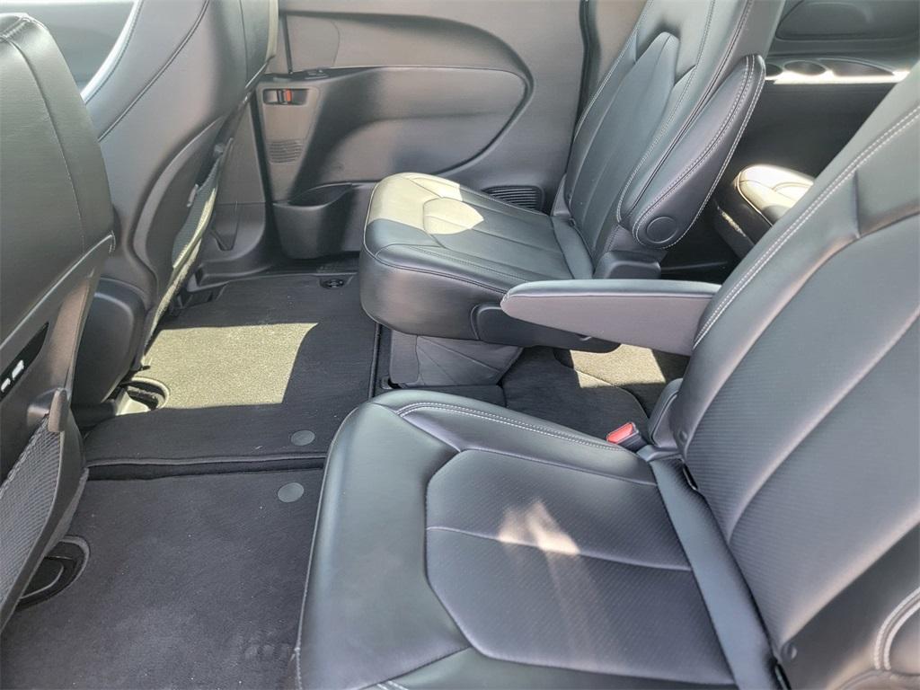 new 2024 Chrysler Pacifica car, priced at $36,335