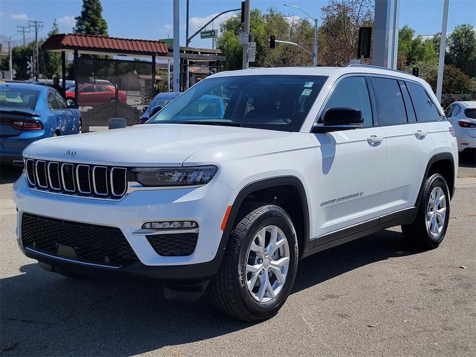 used 2024 Jeep Grand Cherokee car, priced at $39,994