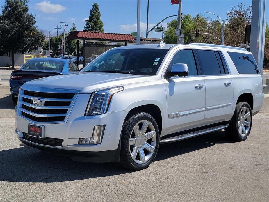 used 2020 Cadillac Escalade ESV car, priced at $41,291