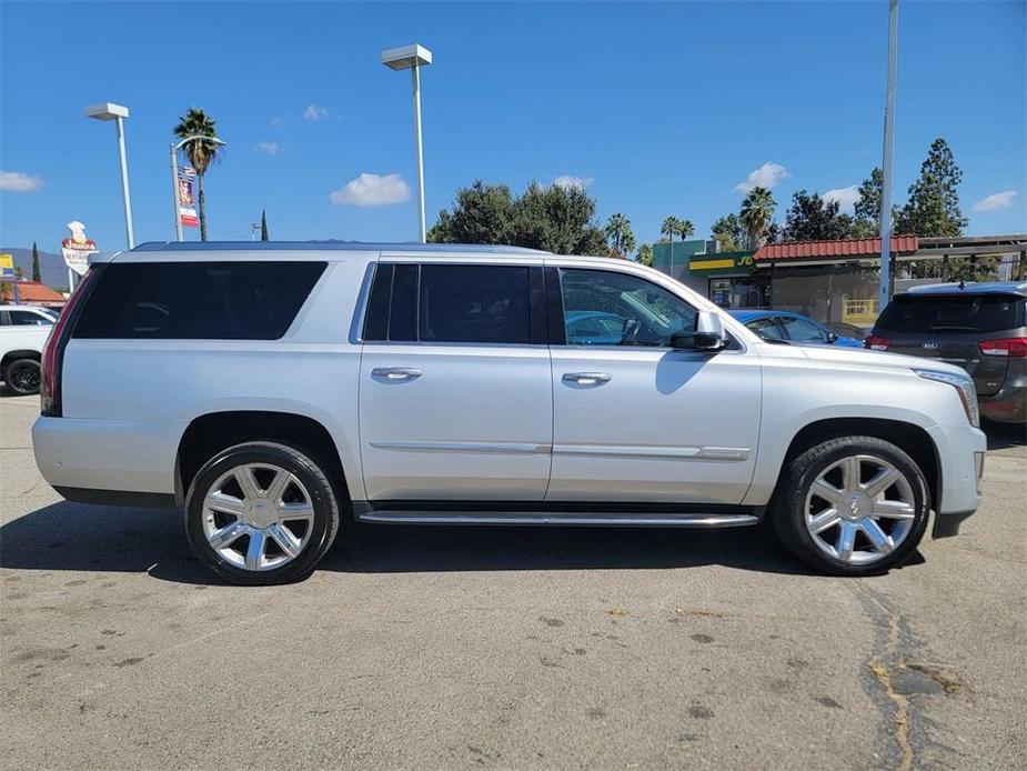 used 2020 Cadillac Escalade ESV car, priced at $41,291