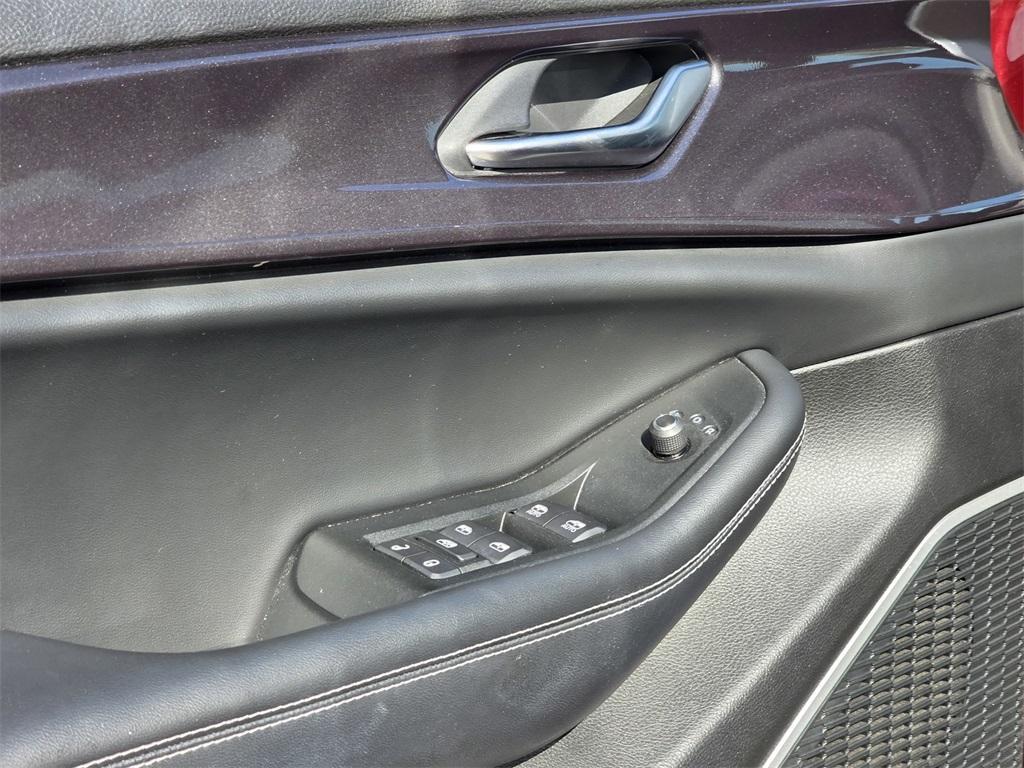 used 2021 Jeep Grand Cherokee L car, priced at $25,397