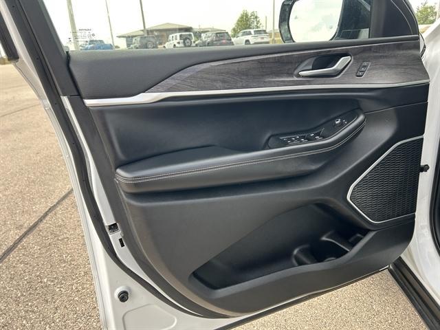 used 2021 Jeep Grand Cherokee L car, priced at $25,973