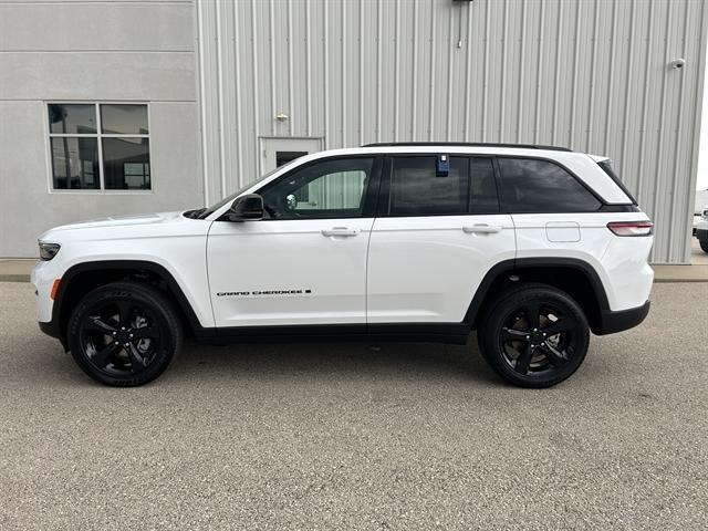 new 2024 Jeep Grand Cherokee car, priced at $44,578