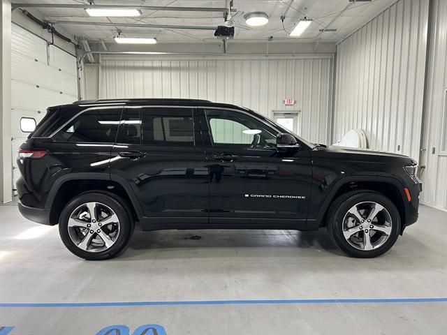 new 2024 Jeep Grand Cherokee car, priced at $50,915