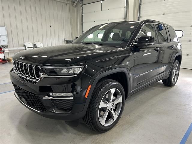 new 2024 Jeep Grand Cherokee car, priced at $50,915