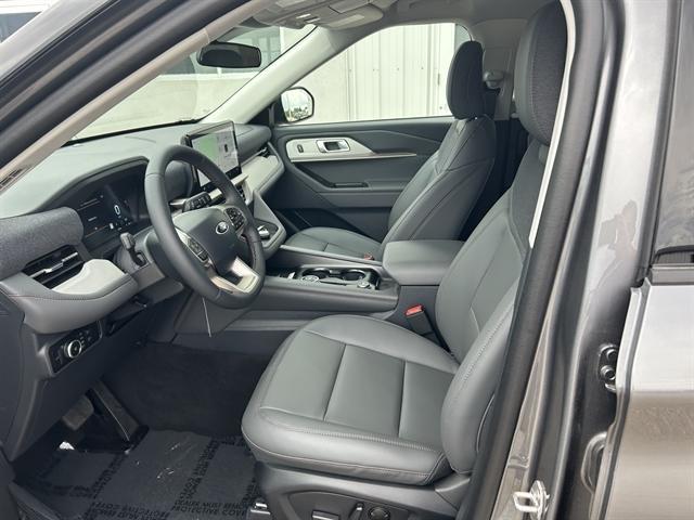 new 2025 Ford Explorer car, priced at $44,833