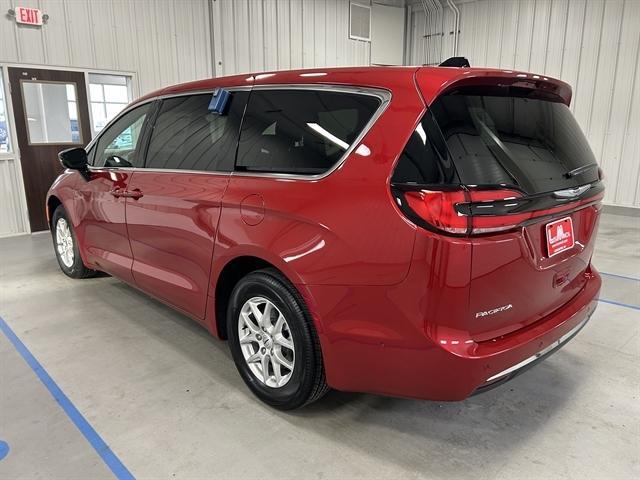 new 2025 Chrysler Pacifica car, priced at $42,920