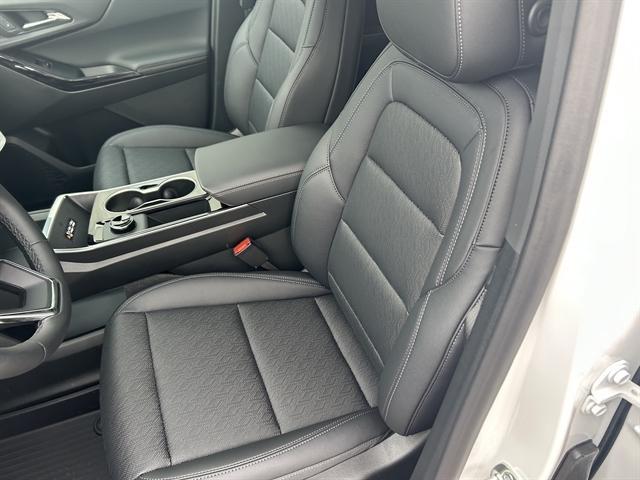 new 2026 Chevrolet Equinox car, priced at $34,635