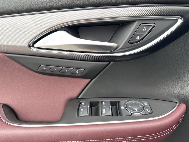 new 2025 Buick Envision car, priced at $40,061