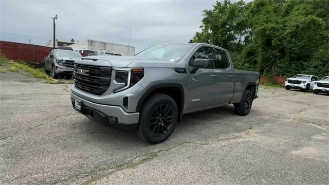 new 2025 GMC Sierra 1500 car, priced at $44,215