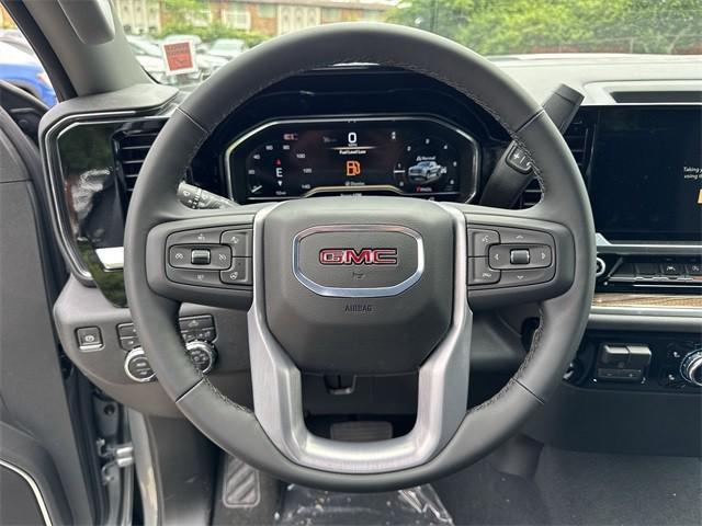 new 2025 GMC Sierra 1500 car, priced at $44,215