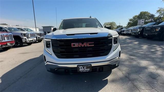 new 2025 GMC Sierra 1500 car, priced at $42,325