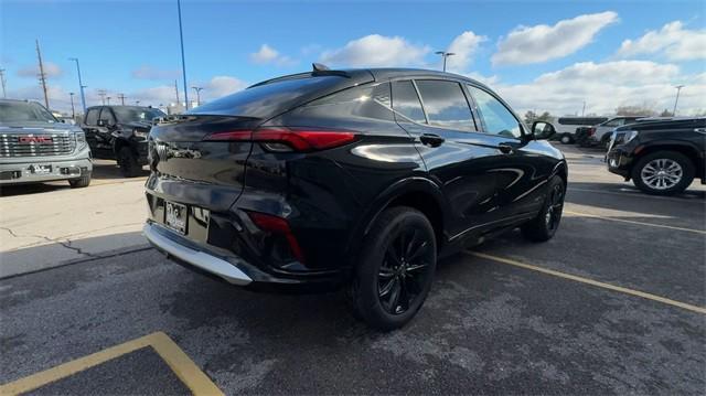 new 2025 Buick Envista car, priced at $27,739