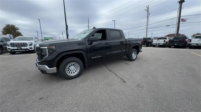 new 2025 GMC Sierra 1500 car, priced at $42,552