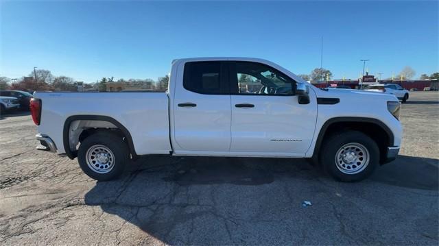 new 2025 GMC Sierra 1500 car, priced at $43,782