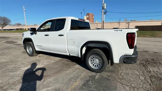 new 2025 GMC Sierra 1500 car, priced at $43,782