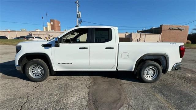 new 2025 GMC Sierra 1500 car, priced at $43,782