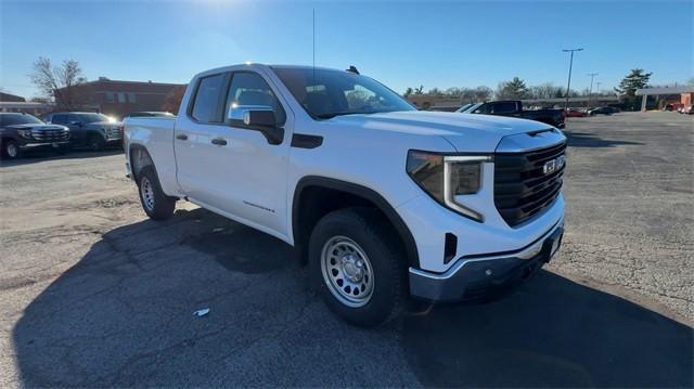 new 2025 GMC Sierra 1500 car, priced at $43,782