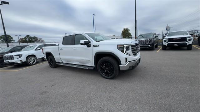 new 2025 GMC Sierra 1500 car, priced at $57,371