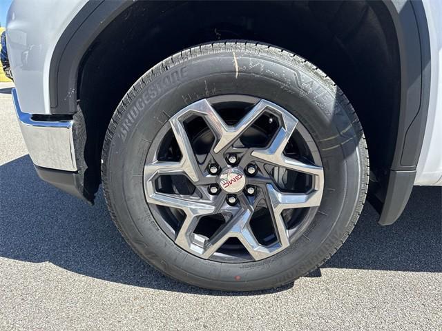 new 2025 GMC Sierra 1500 car, priced at $51,552