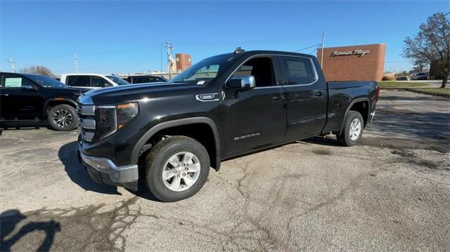 new 2025 GMC Sierra 1500 car, priced at $50,639