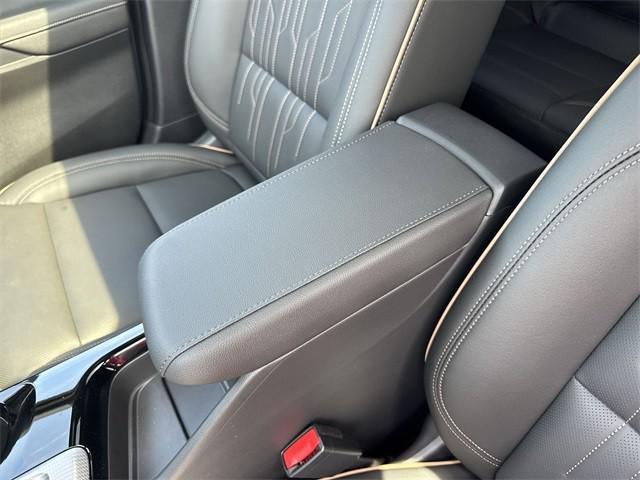 new 2025 Buick Envista car, priced at $30,006