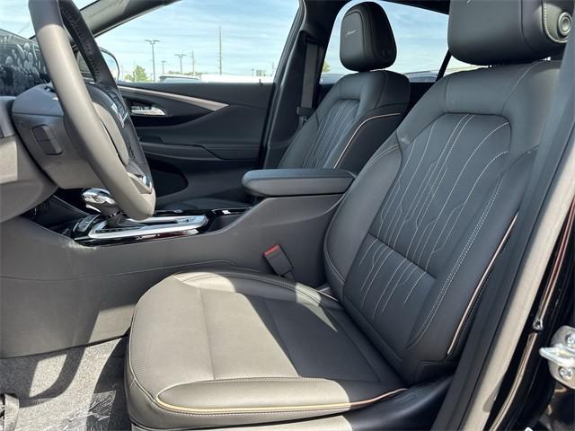new 2025 Buick Envista car, priced at $30,006