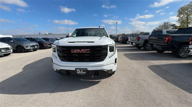 new 2025 GMC Sierra 1500 car, priced at $52,033