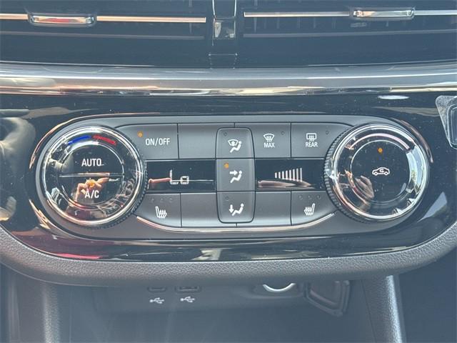 new 2025 Buick Envista car, priced at $27,226