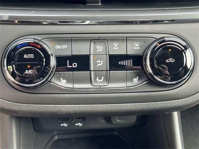 new 2025 Buick Envista car, priced at $25,694