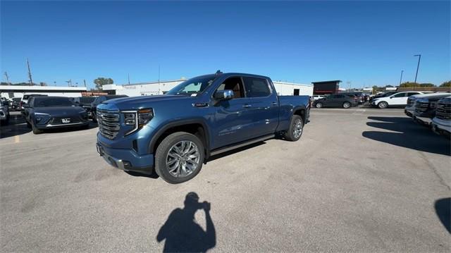 new 2025 GMC Sierra 1500 car, priced at $64,713