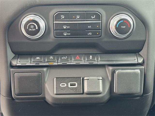 new 2025 GMC Sierra 1500 car, priced at $43,201