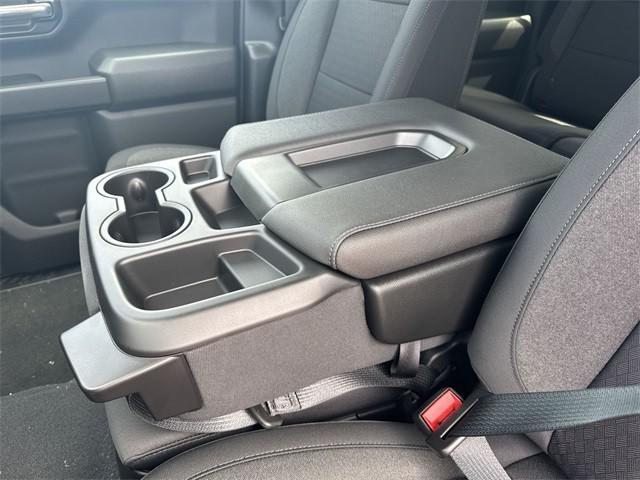 new 2025 GMC Sierra 1500 car, priced at $43,201