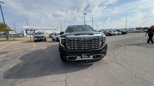 new 2025 GMC Sierra 1500 car, priced at $71,169