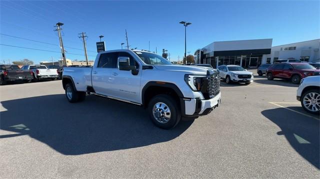 new 2025 GMC Sierra 3500 car, priced at $97,468