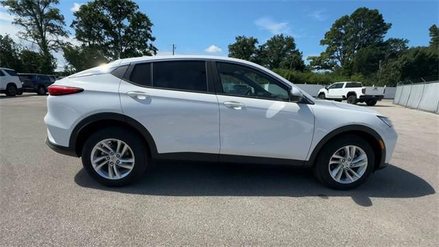new 2025 Buick Envista car, priced at $24,357