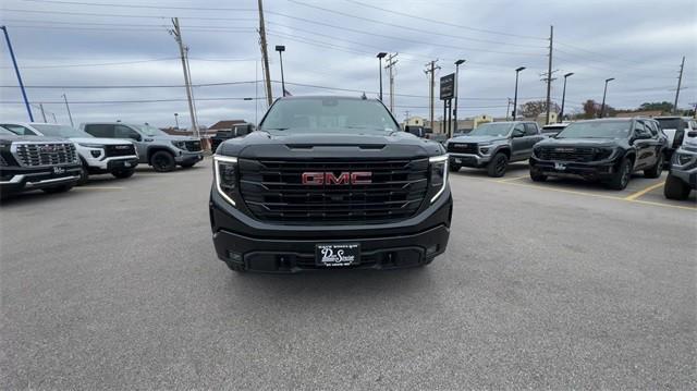 new 2025 GMC Sierra 1500 car, priced at $58,352