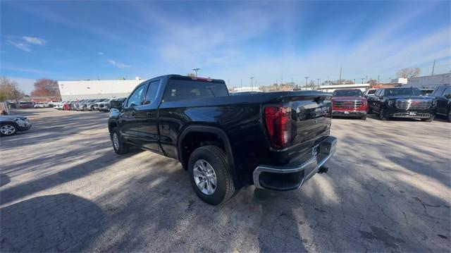 new 2025 GMC Sierra 1500 car, priced at $43,196