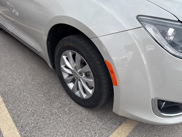 used 2017 Chrysler Pacifica car, priced at $13,440