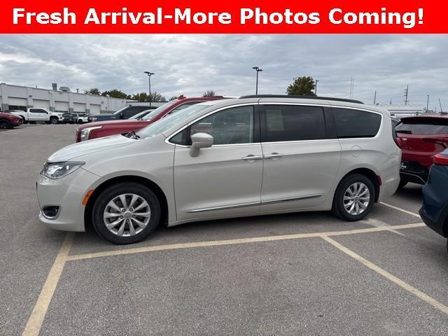 used 2017 Chrysler Pacifica car, priced at $13,440