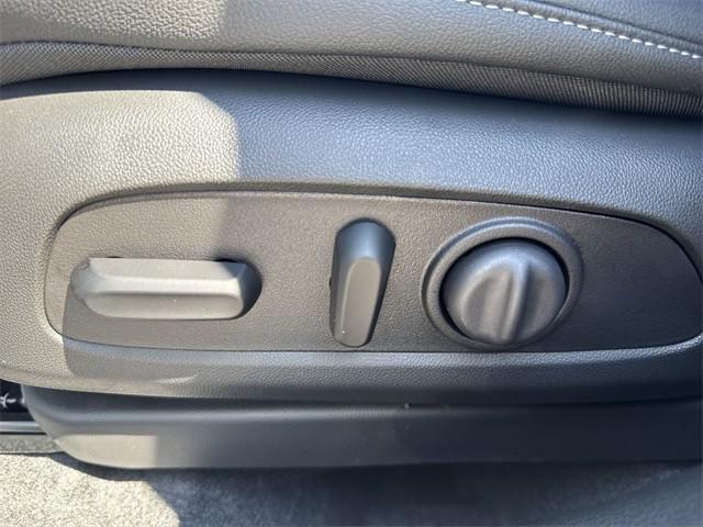 new 2025 Buick Envista car, priced at $24,809