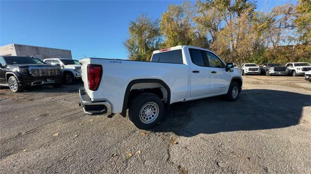 new 2025 GMC Sierra 1500 car, priced at $43,305