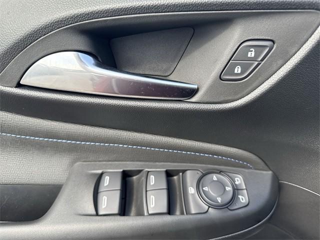 new 2025 Buick Envista car, priced at $27,811