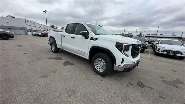 new 2025 GMC Sierra 1500 car, priced at $38,742