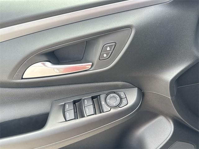 new 2025 Buick Envista car, priced at $25,694