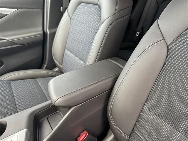 new 2025 Buick Envista car, priced at $25,694