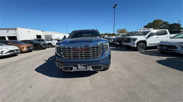 new 2025 GMC Sierra 1500 car, priced at $70,385