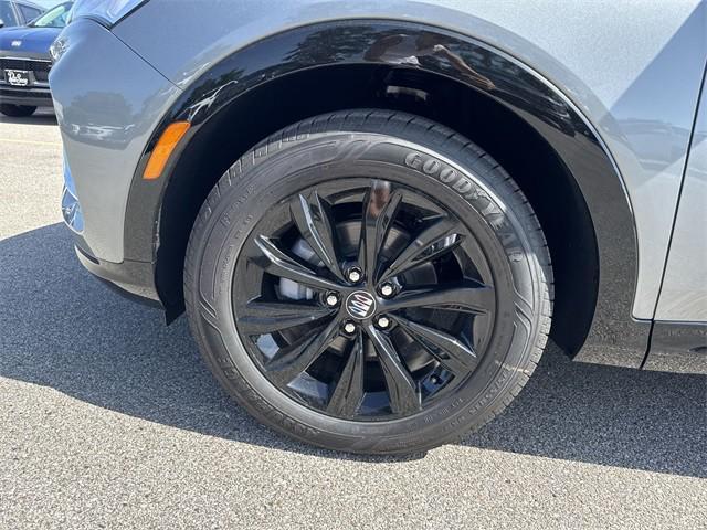 new 2025 Buick Envista car, priced at $27,226