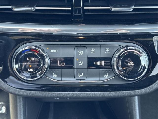 new 2025 Buick Envista car, priced at $27,226