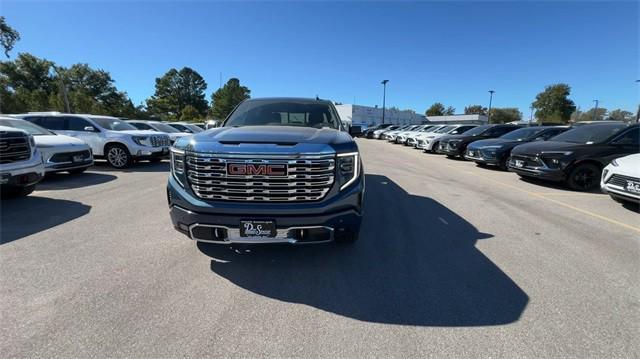 new 2025 GMC Sierra 1500 car, priced at $70,385